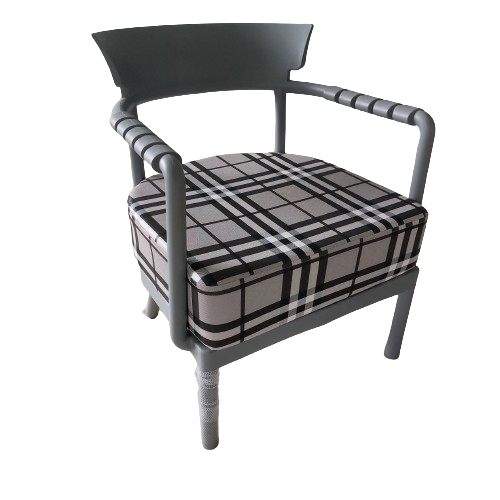 POLTRONA GRIS CON ASIENTO A CUADROS